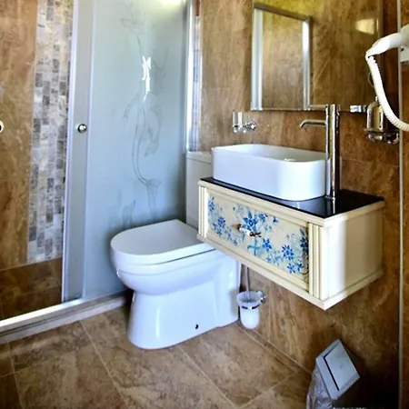 Cunda Paradise Butik Ayvalı